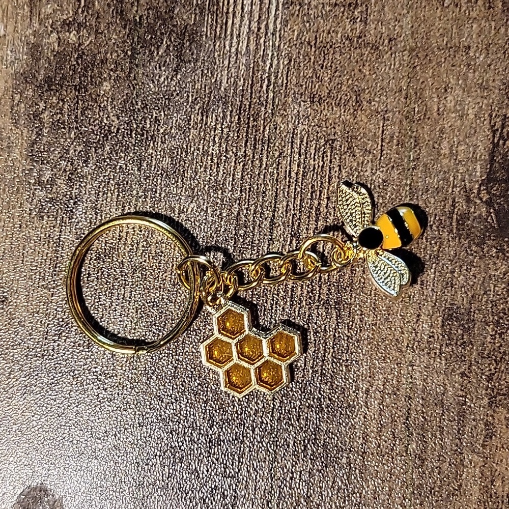 Bee keychain